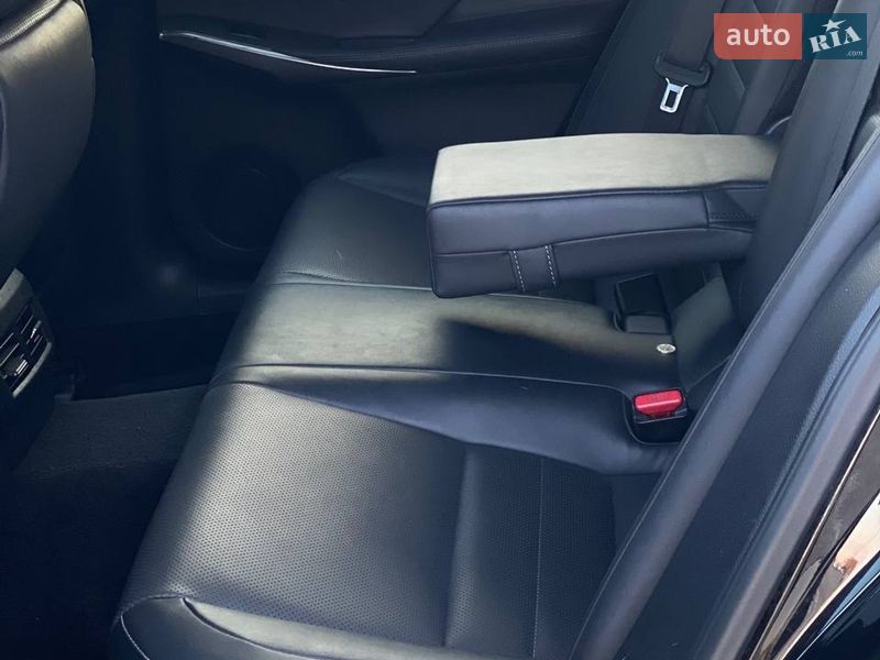 Седан Lexus IS 2013 в Киеве фото 47 Седан Lexus IS 2013 в Киеве