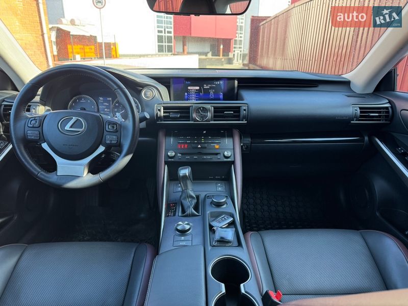 Седан Lexus IS 2016 в Киеве фото 13 Седан Lexus IS 2016 в Киеве