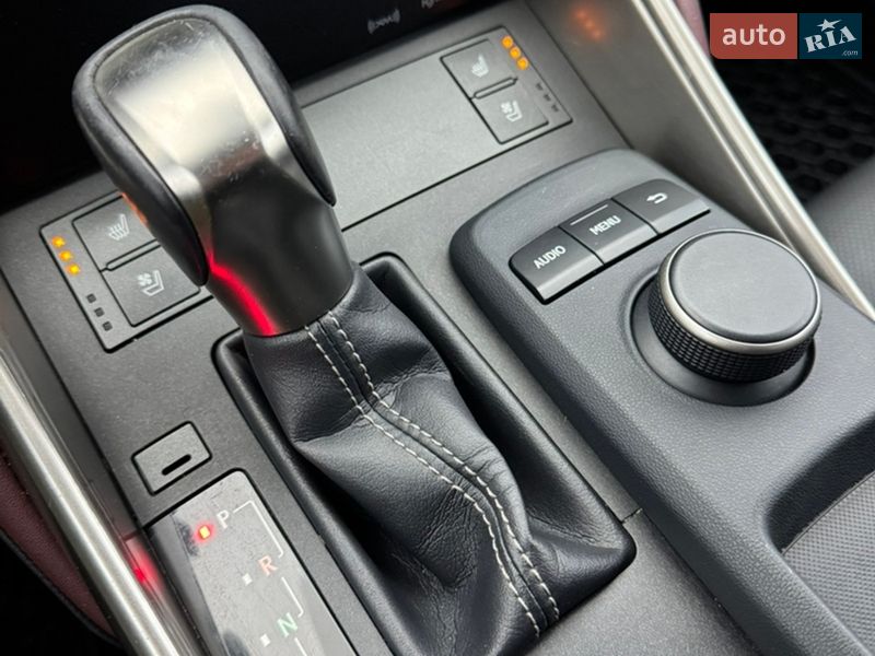Седан Lexus IS 2016 в Киеве фото 27 Седан Lexus IS 2016 в Киеве