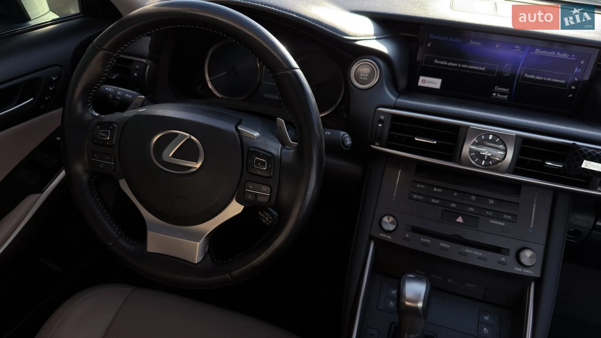 2019 Lexus IS - мініатюра 14