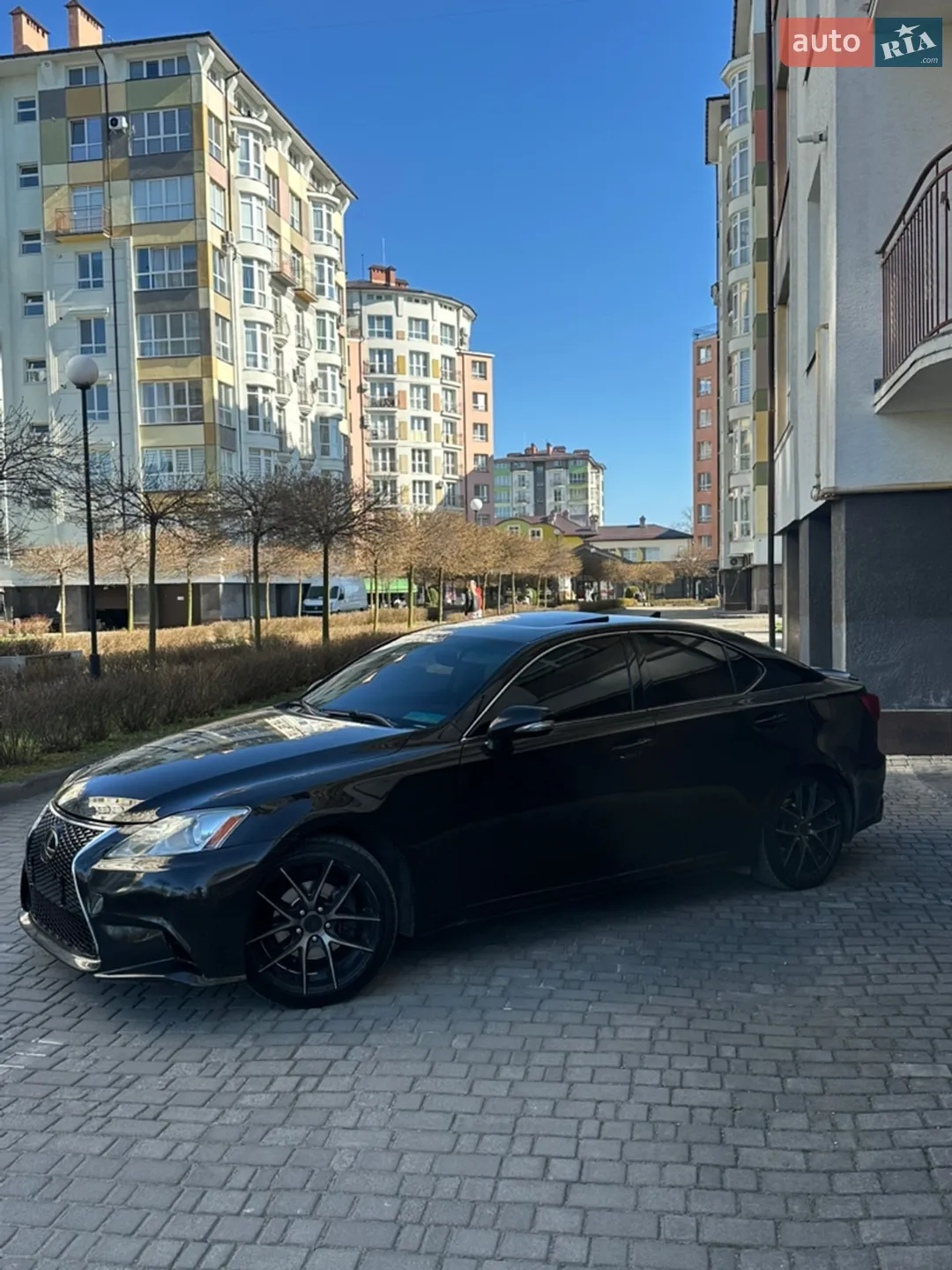 2012 Lexus IS - мініатюра 3