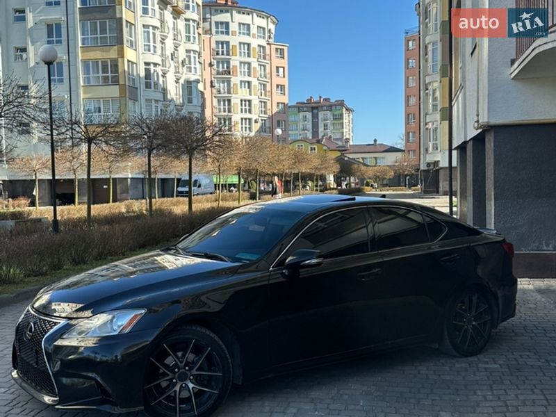 Седан Lexus IS 2012 в Ивано-Франковске