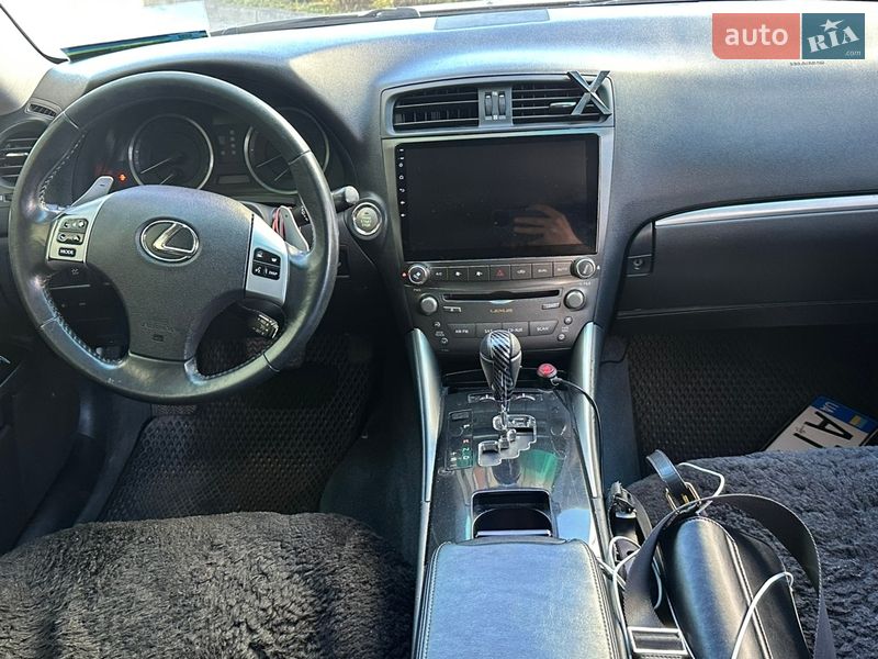 Седан Lexus IS 2012 в Ивано-Франковске