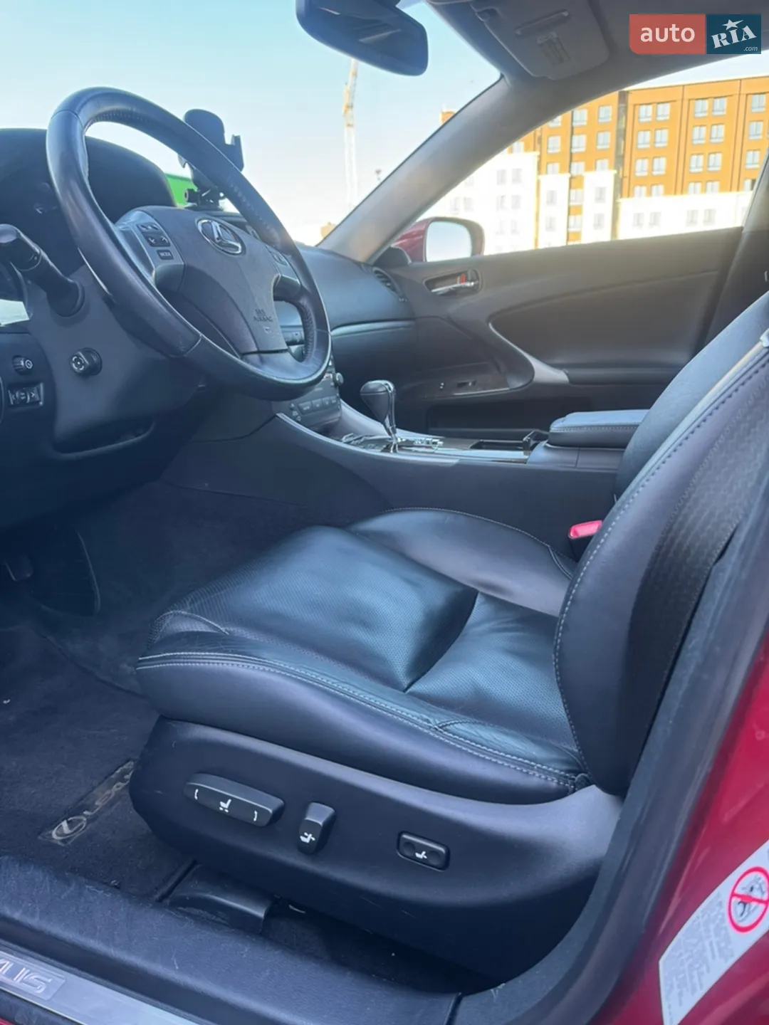 2010 Lexus IS - мініатюра 10