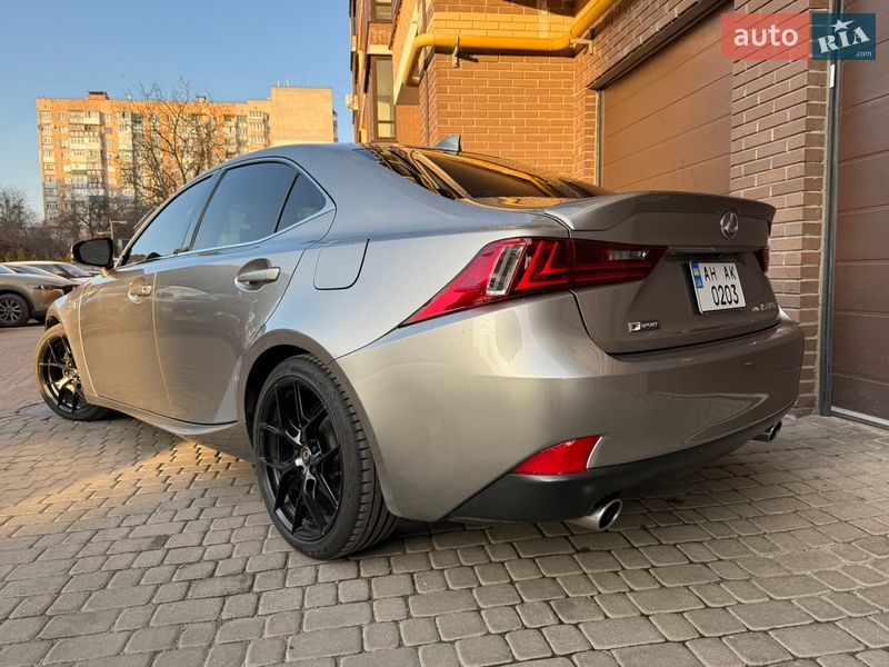 Lexus IS 2015