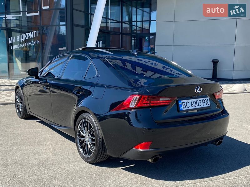 Седан Lexus IS 2016 в Києві