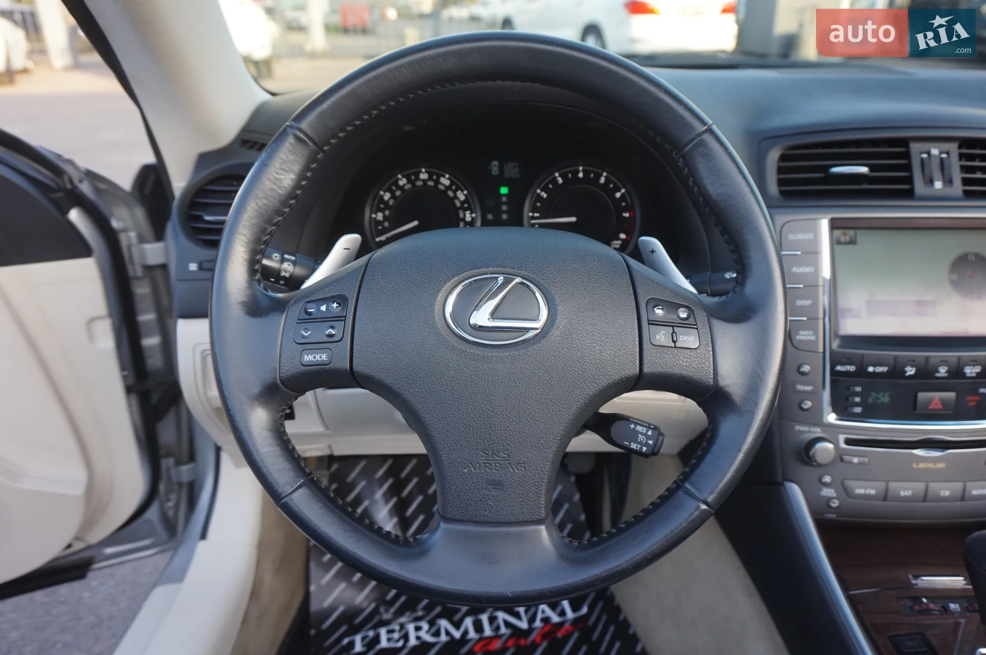 2010 Lexus IS - мініатюра 37