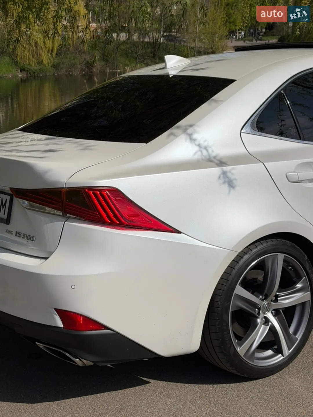 2019 Lexus IS - мініатюра 11