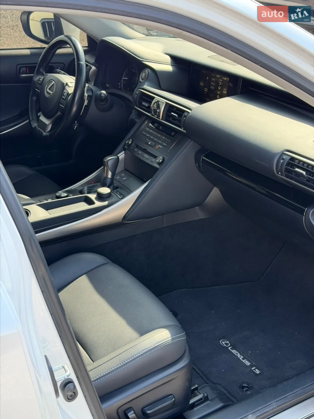 2019 Lexus IS - мініатюра 26