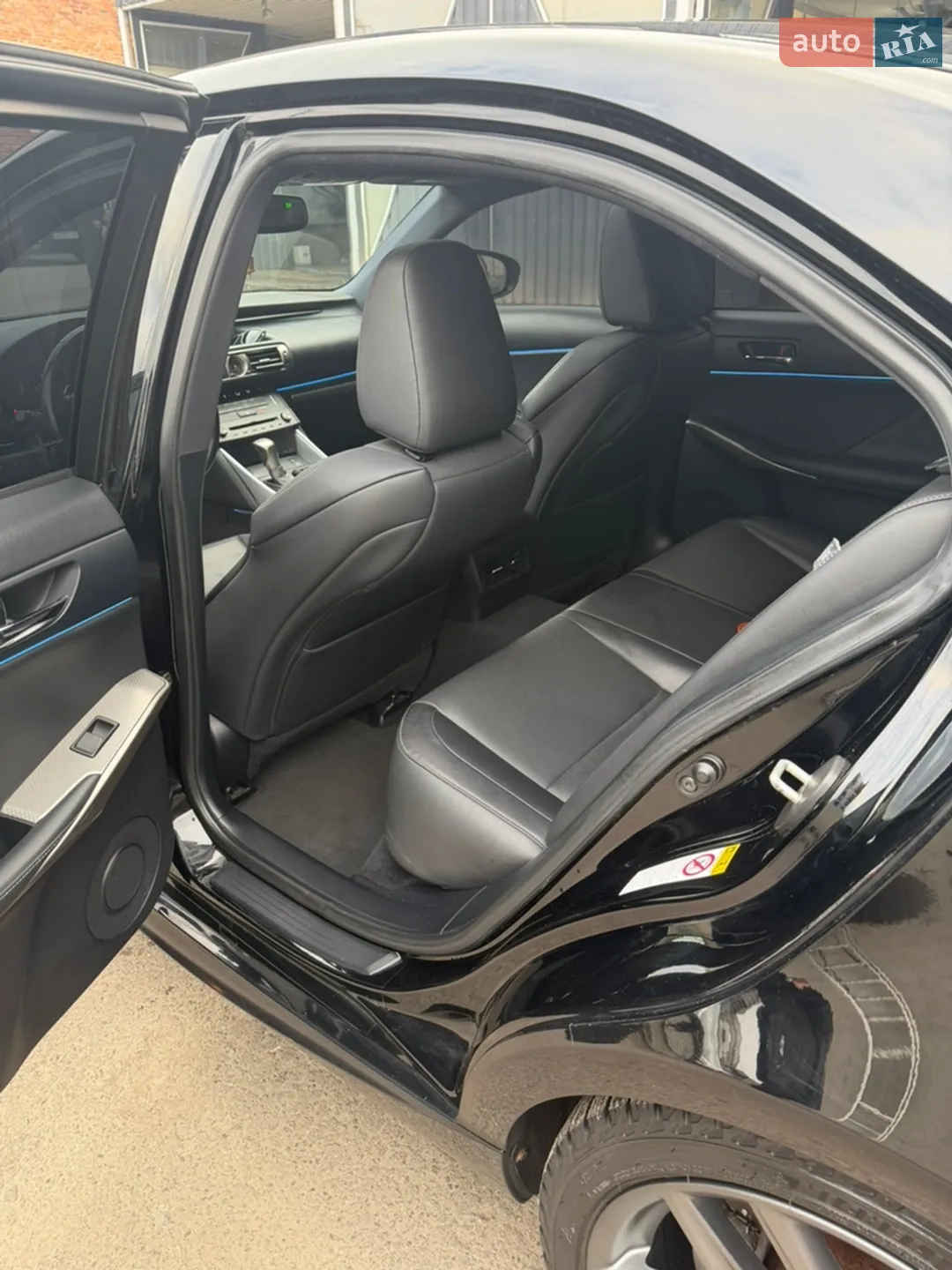 2016 Lexus IS - мініатюра 10