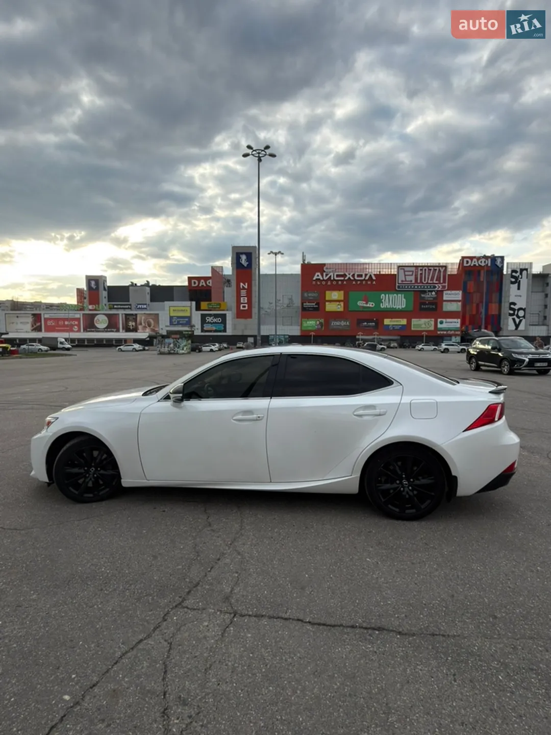 2015 Lexus IS - мініатюра 6