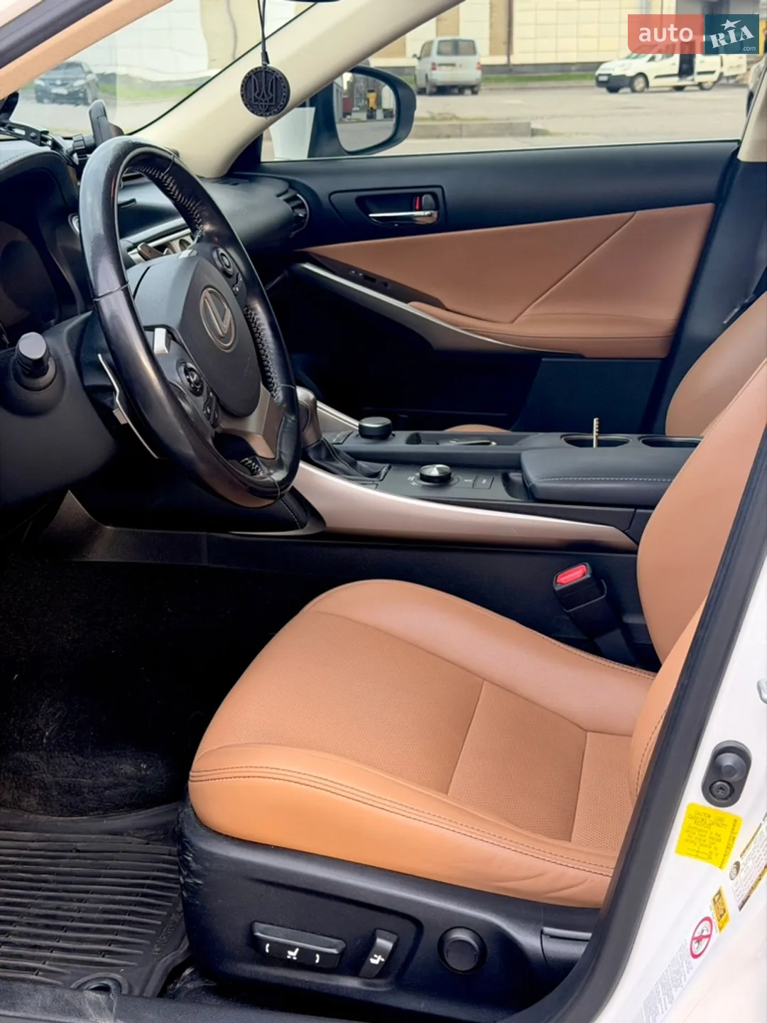 2015 Lexus IS - мініатюра 9