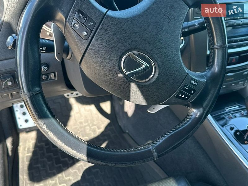 Седан Lexus IS 2008 в Киеве