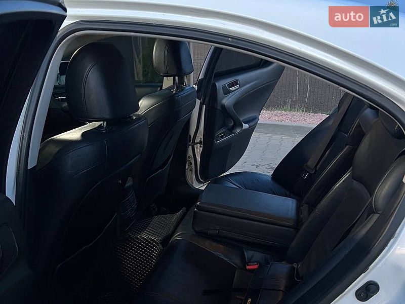 Седан Lexus IS 2007 в Виннице