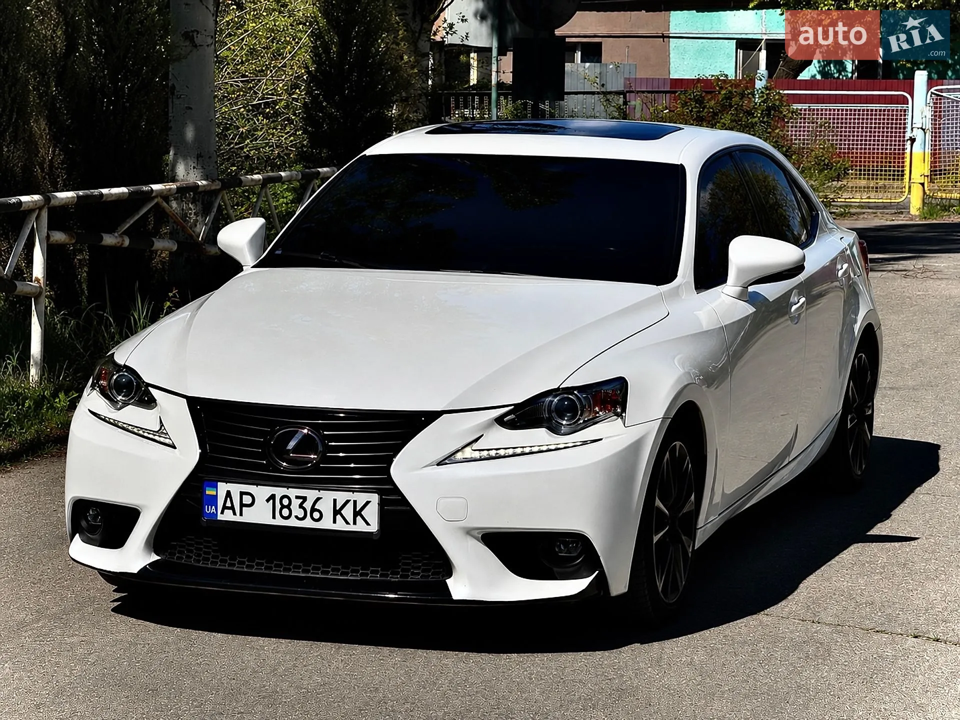 2015 Lexus IS - фото 1