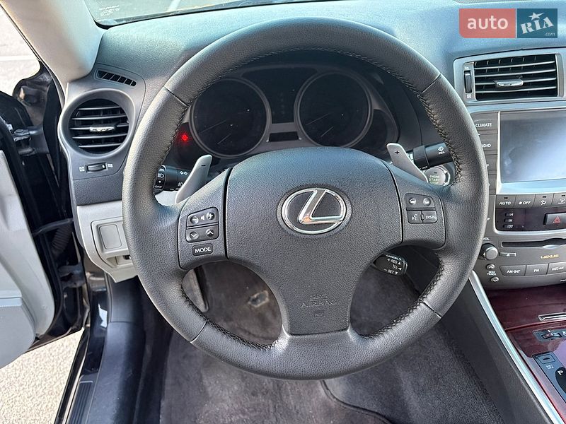Седан Lexus IS 2006 в Киеве