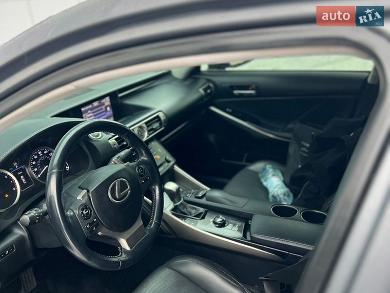 Седан Lexus IS 2013 в Києві