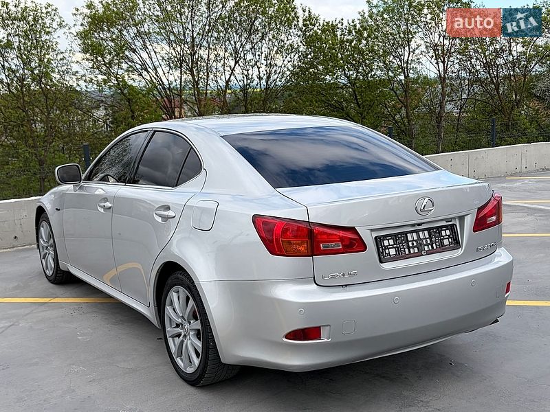 Седан Lexus IS 2005 в Тернополе