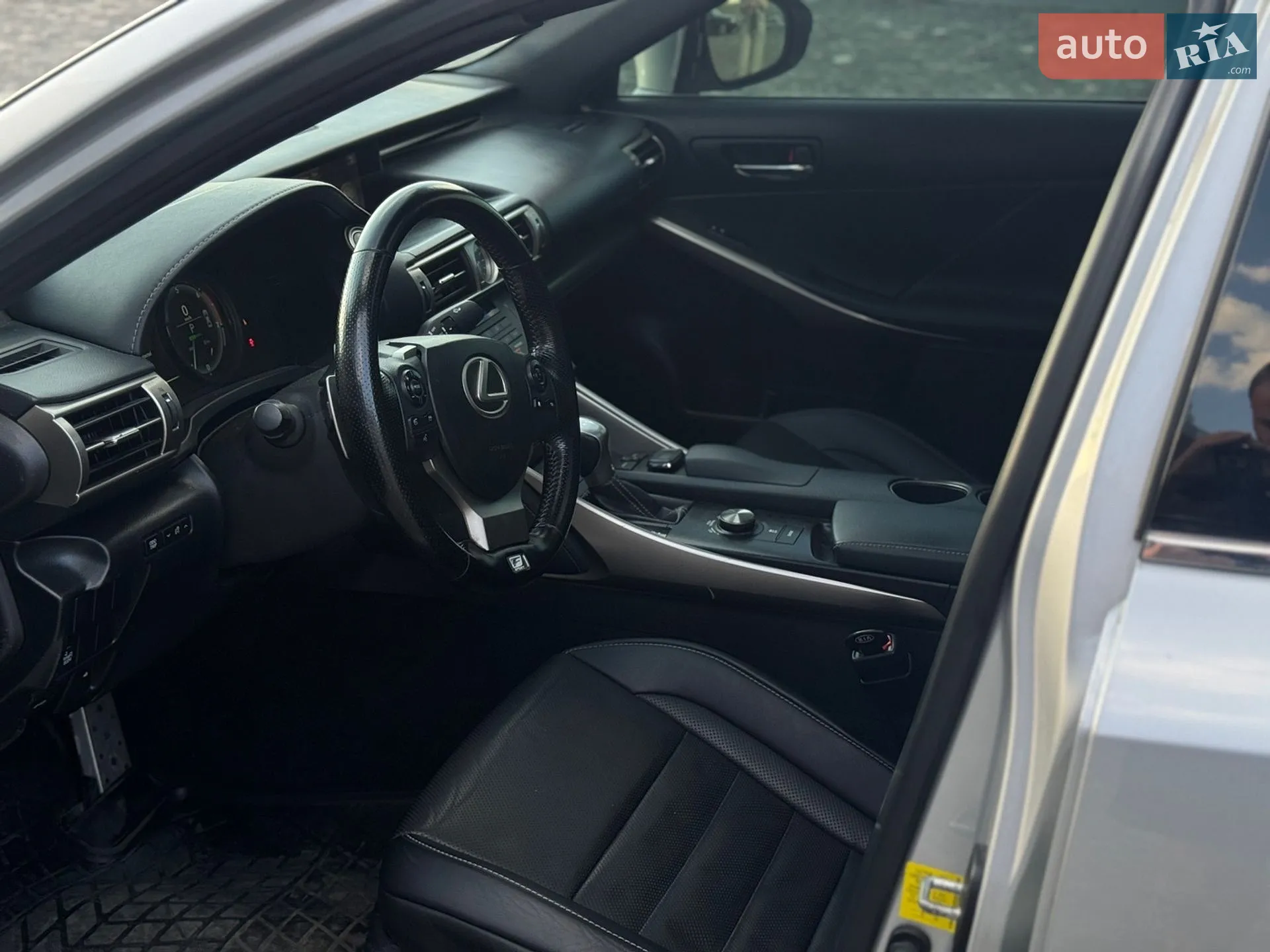 2016 Lexus IS - мініатюра 20