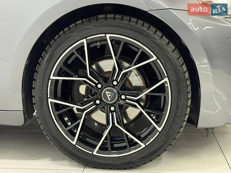 Седан Lexus IS 2015 в Одессе