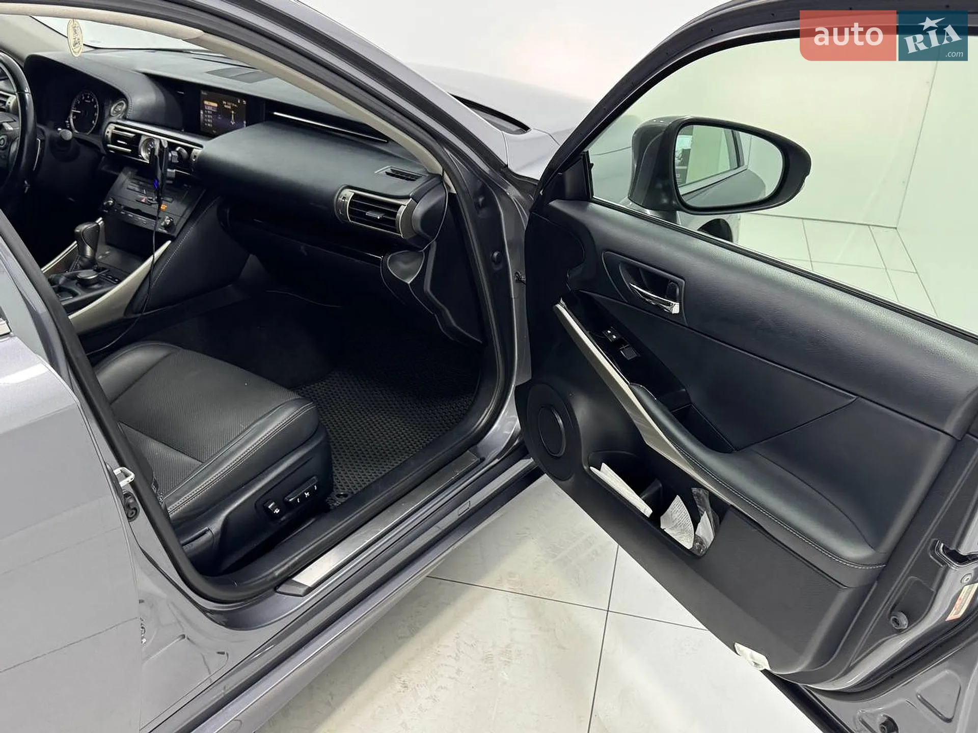 2015 Lexus IS - мініатюра 43