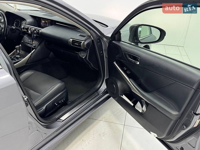 Седан Lexus IS 2015 в Одессе