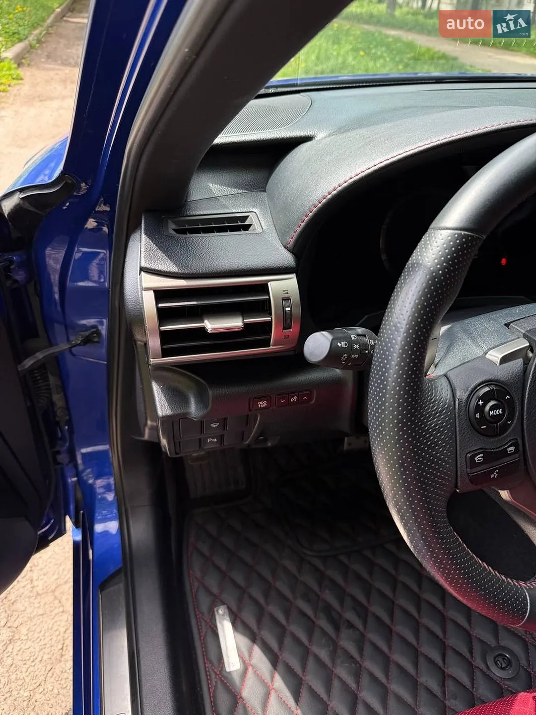 2013 Lexus IS - мініатюра 18