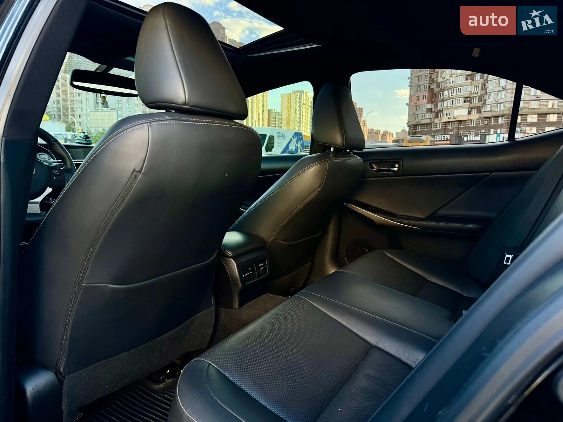 2014 Lexus IS - мініатюра 19