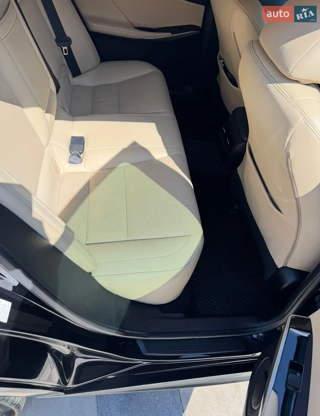 2014 Lexus IS - мініатюра 16