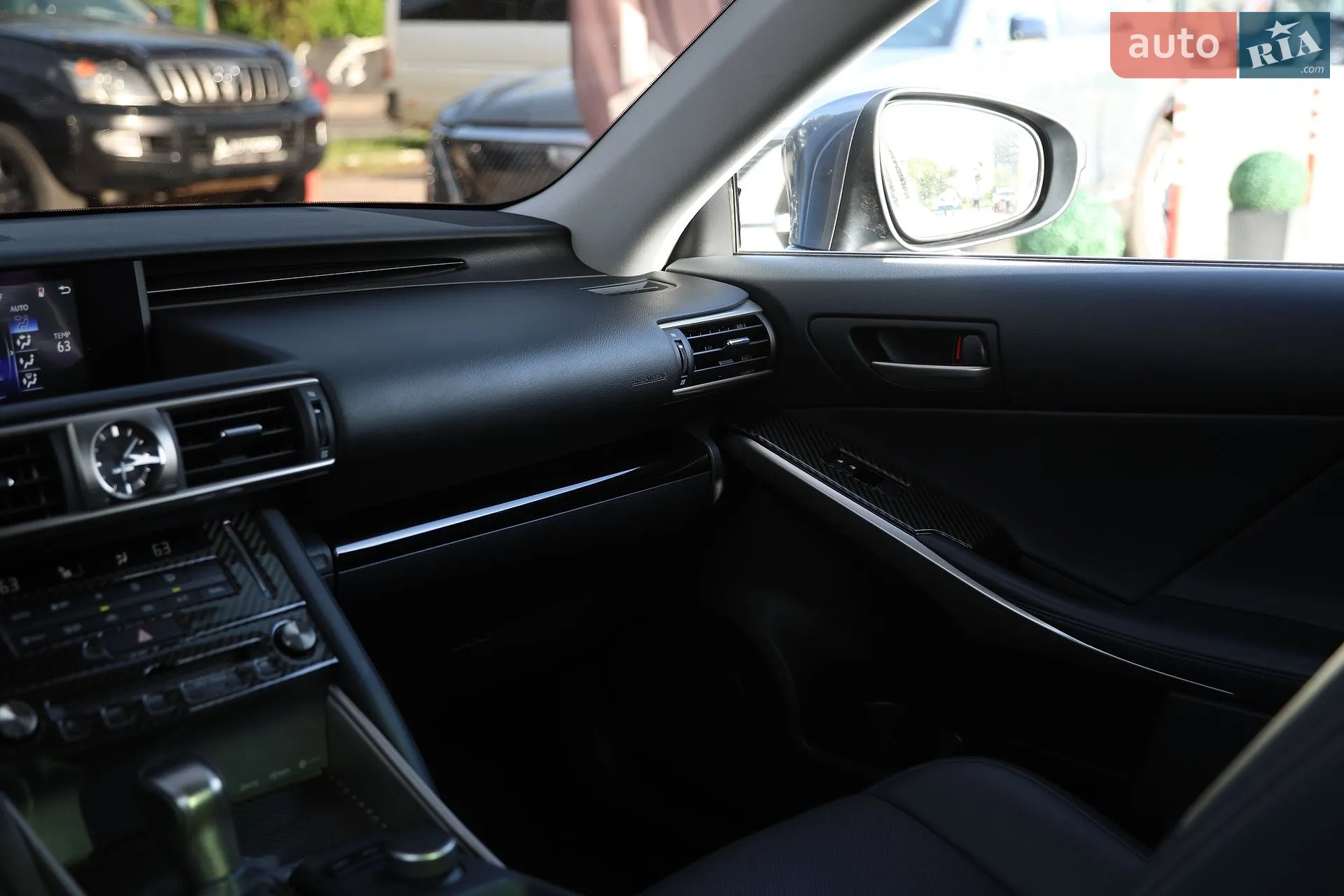 2019 Lexus IS - мініатюра 17