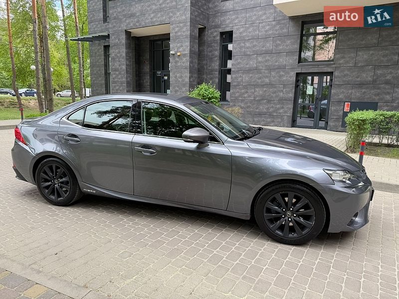 Седан Lexus IS 2016 в Киеве
