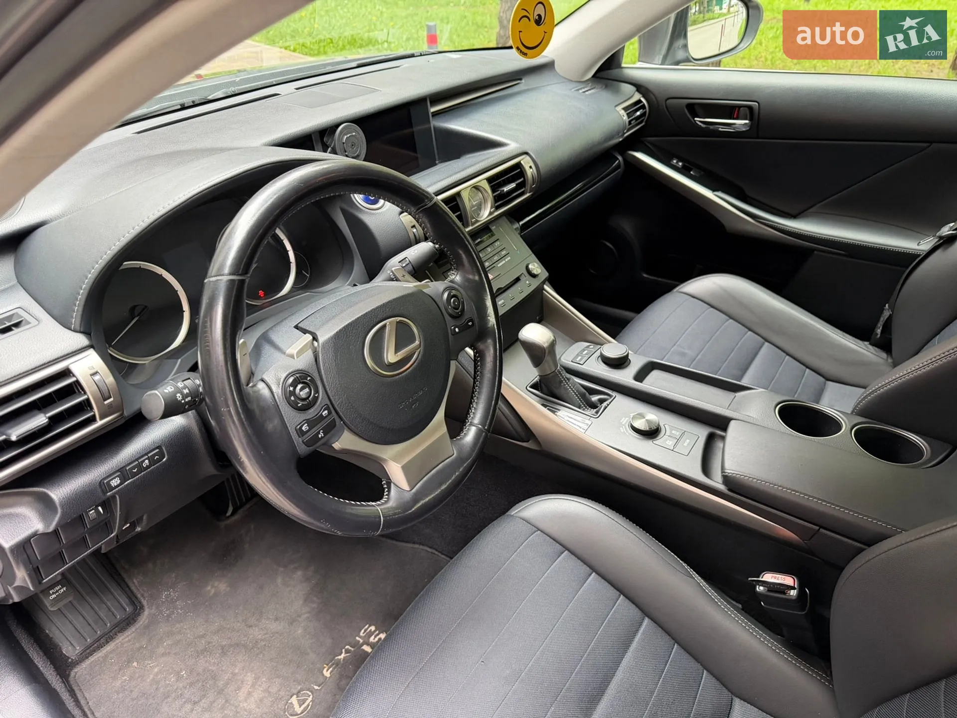 2016 Lexus IS - мініатюра 19