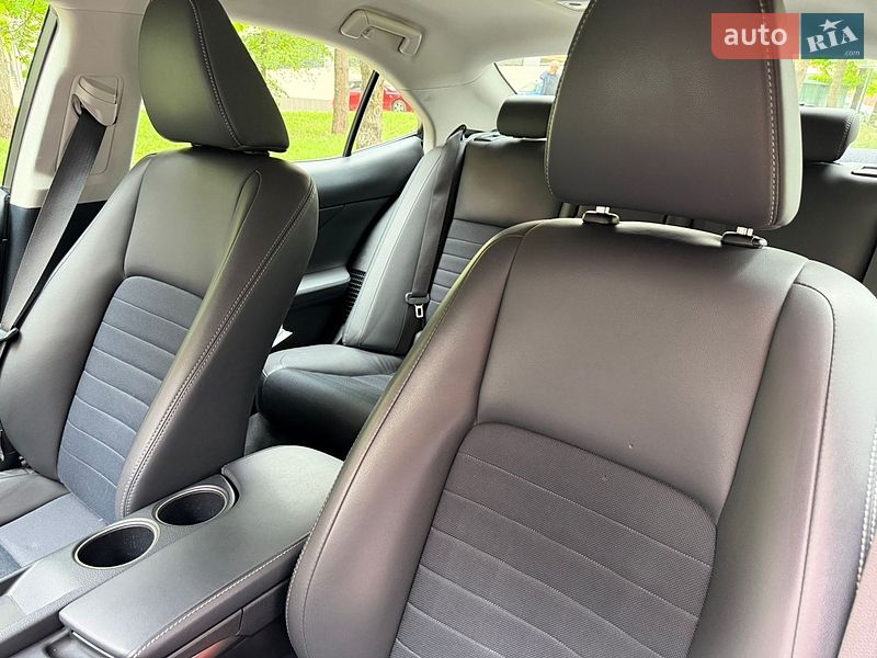 Седан Lexus IS 2016 в Киеве