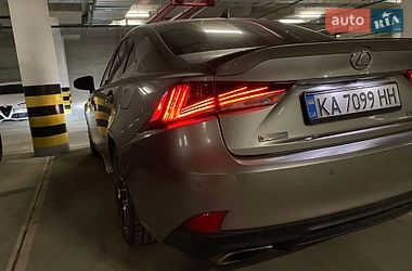 Седан Lexus IS 2018 в Киеве