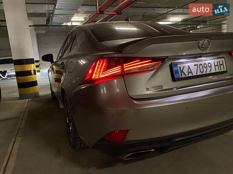 Седан Lexus IS 2018 в Киеве