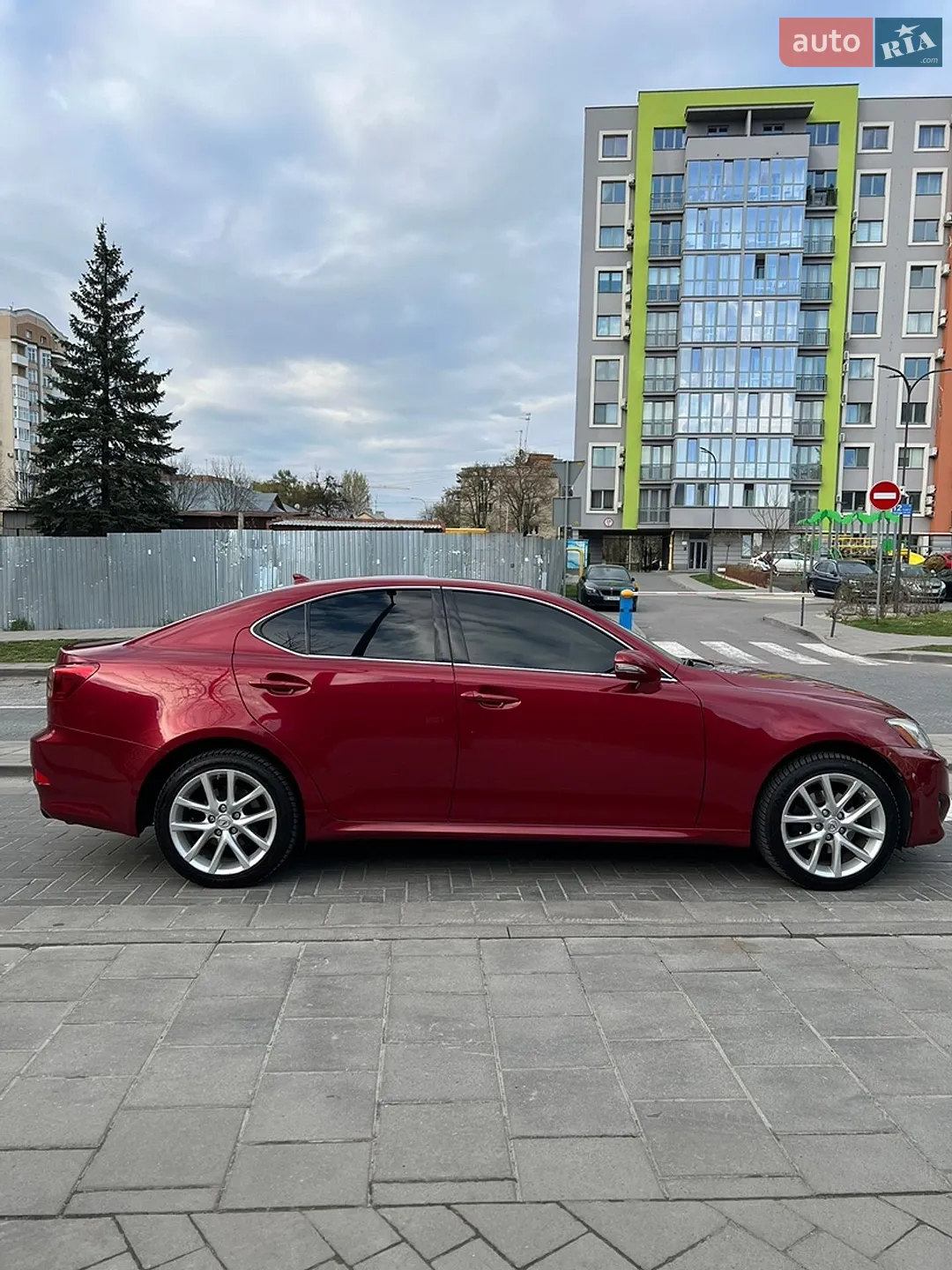 2012 Lexus IS - мініатюра 3