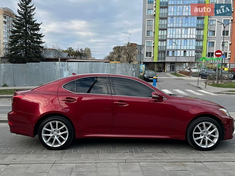 Седан Lexus IS 2012 в Львове