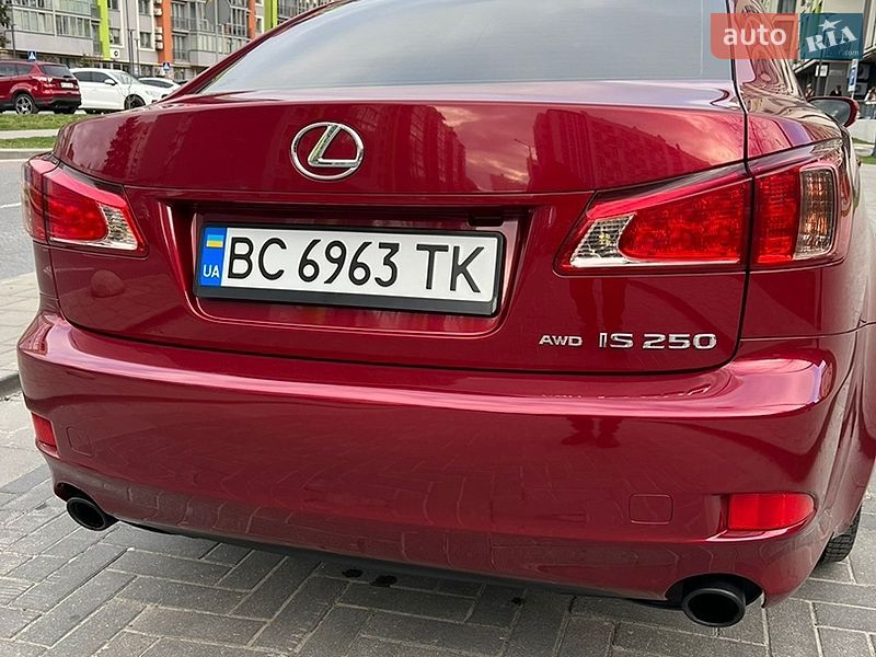 Седан Lexus IS 2012 в Львове