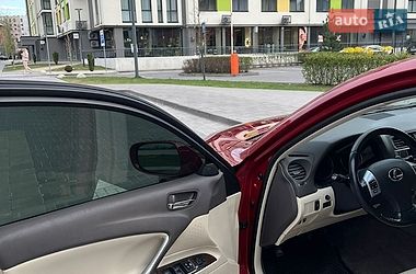 Седан Lexus IS 2012 в Львове