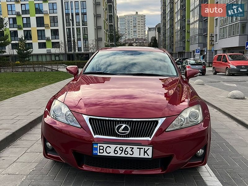 Седан Lexus IS 2012 в Львове