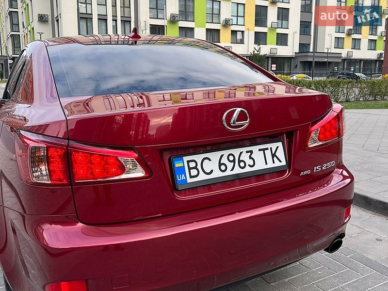 Седан Lexus IS 2012 в Львове