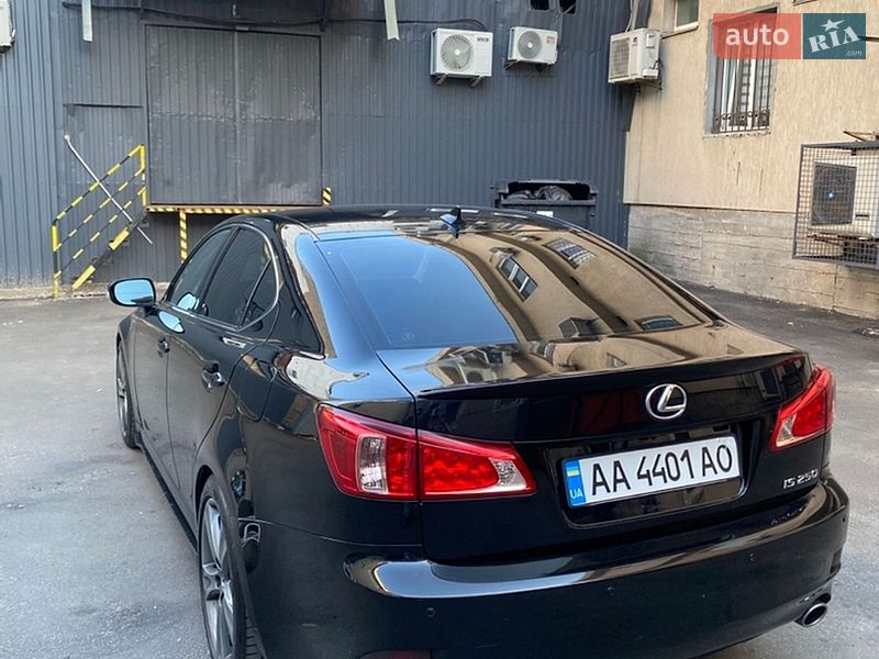 Седан Lexus IS 2011 в Киеве