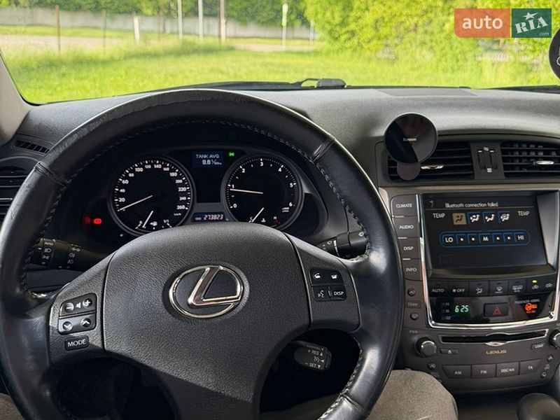 Седан Lexus IS 2008 в Гусятине