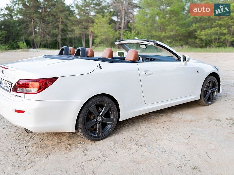 Lexus IS 2012