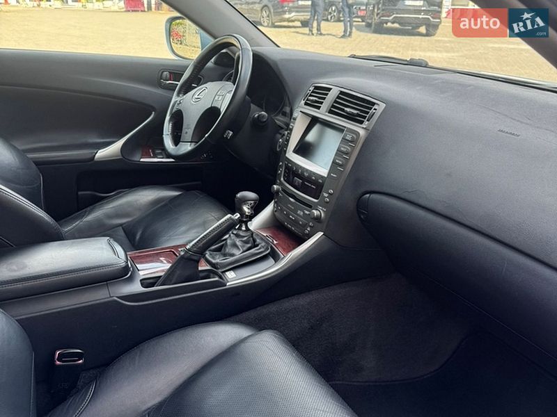 Седан Lexus IS 2007 в Чернівцях