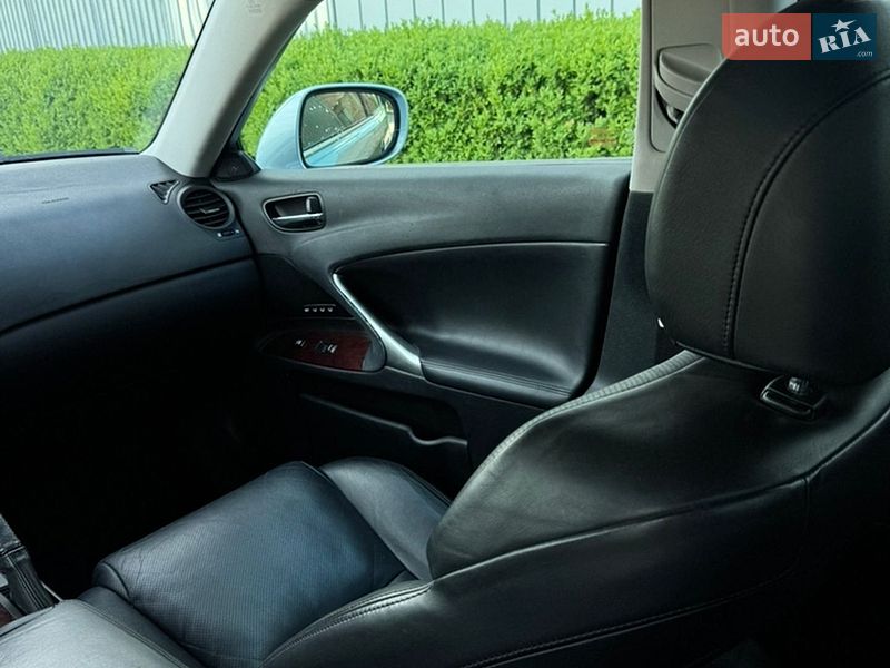 Седан Lexus IS 2007 в Чернівцях