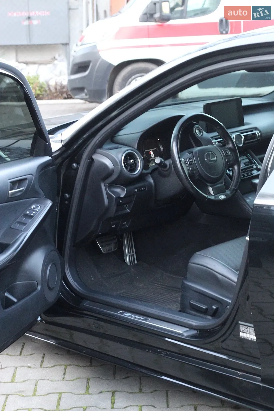 2021 Lexus IS - мініатюра 25