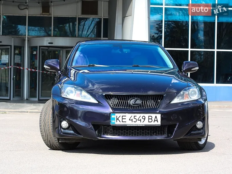 Lexus IS 2011