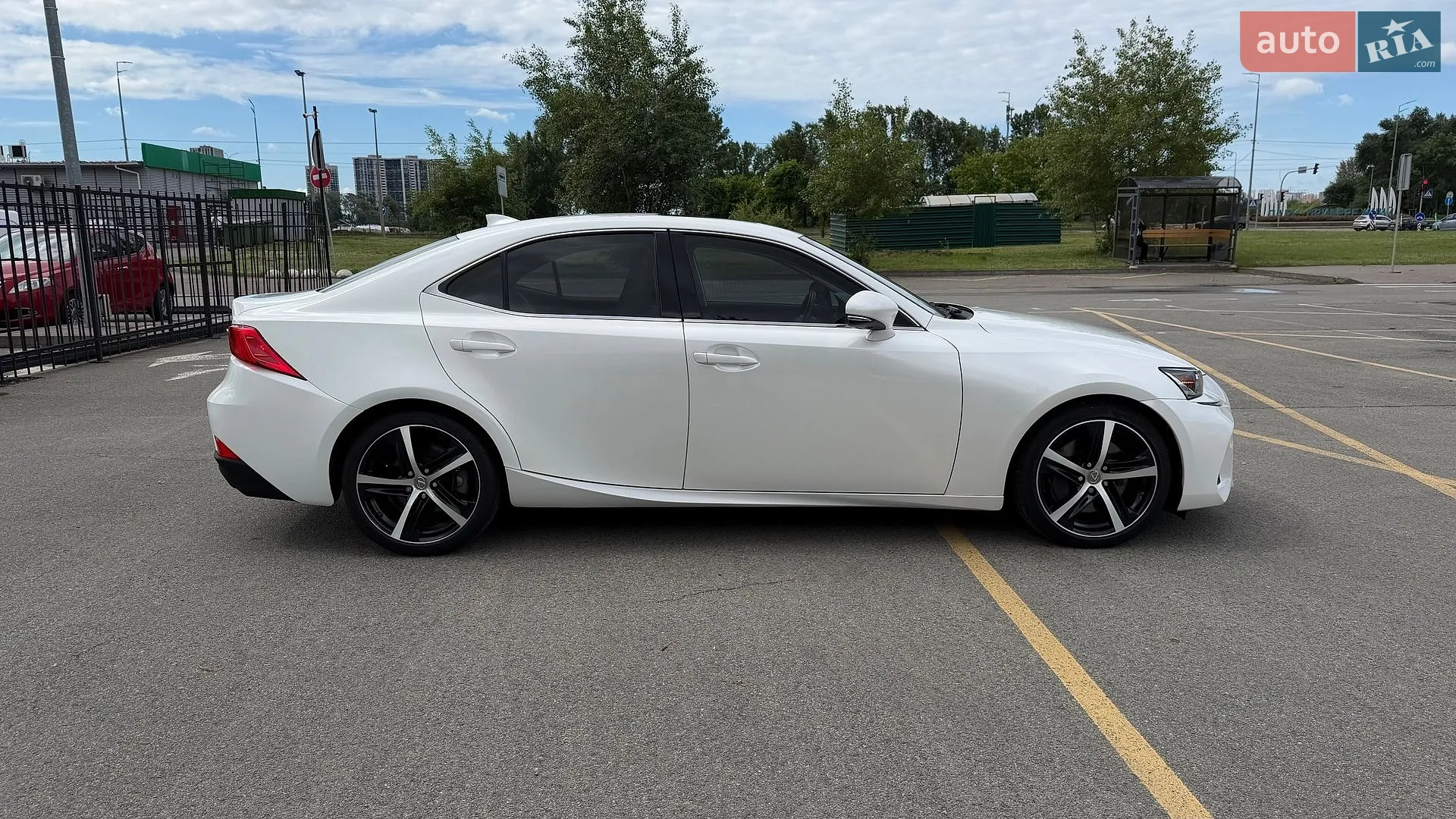 2018 Lexus IS - мініатюра 9