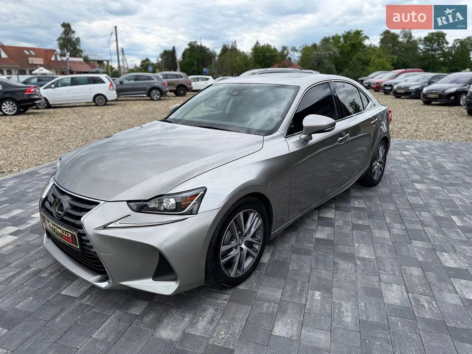 2020 Lexus IS - мініатюра 3